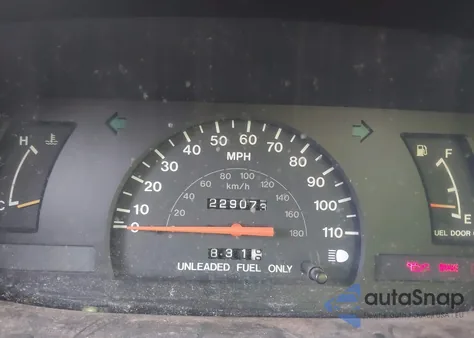 1997 Isuzu Rodeo S 2.6L z USA, uszkodzony, nr VIN 4S2CK58E5V4322383